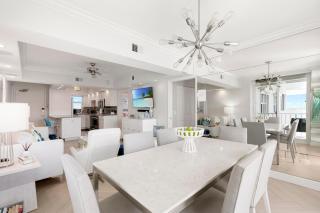 1706 South Admiralty House - 2