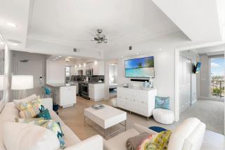 1706 South Admiralty House - 8