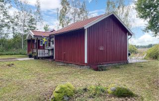 3 Bedroom Beautiful Home In Vissefjärda - 1