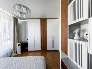 A spacious apartment with a mountain view - 5