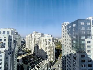 A spacious apartment with a mountain view - 2