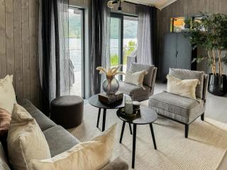 Luxury By The Fjord In Ranvik - 7
