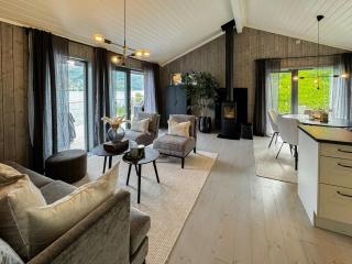 Luxury By The Fjord In Ranvik - 2