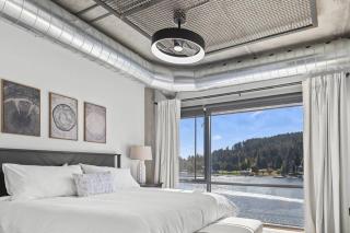 Rockin' on the River - 4