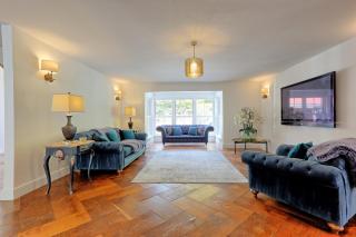 Mayrose House - 6BR 4BATH Luxe Spacious Retreat - 9