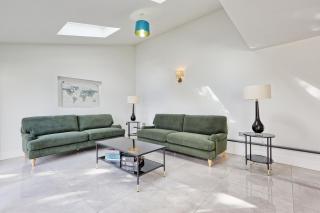 Mayrose House - 6BR 4BATH Luxe Spacious Retreat - 3