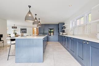 Mayrose House - 6BR 4BATH Luxe Spacious Retreat - 7