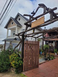 Ri's Garden Homestay - Nhà gỗ bên sườn đồi - 5