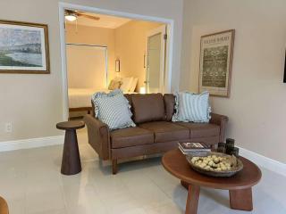 Open-Concept Urban Stay - 0