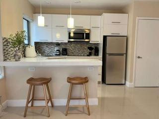 Open-Concept Urban Stay - 9