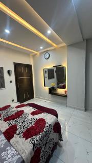 Eiffel view Apartment in Bahria Lahore - 6