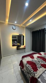 Eiffel view Apartment in Bahria Lahore - 8