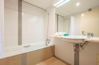 White Golden Apartment - Swimming Pools & Beach access included - 9