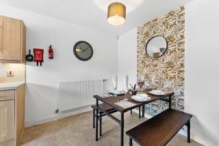 Beautiful 3 Bed in Manchester - Garden - 5