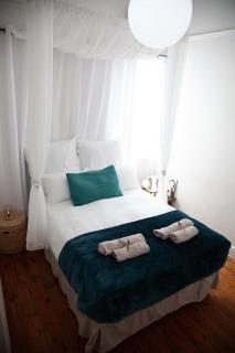 Central two double bedrooms in Bohemian Observatory - 0