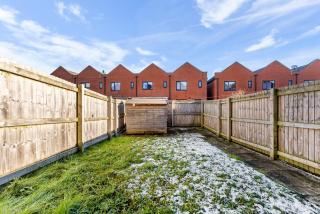 Beautiful 3 Bed in Manchester - Garden - 1