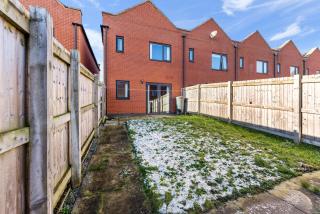 Beautiful 3 Bed in Manchester - Garden - 3