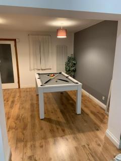 Central Cardiff Home -Parking & Garden - 8