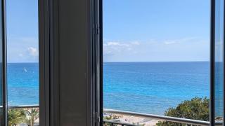 Stunning large 2 rooms apartment seafront - 4