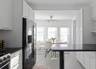 20 min to NYC, Newly Renovated, Private Driveway - 7