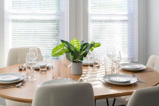 20 min to NYC, Newly Renovated, Private Driveway - 1