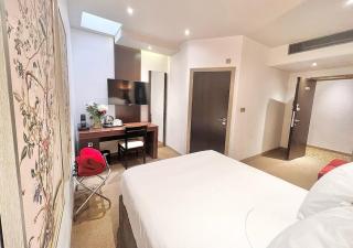 Central Boutique Room 105 - 5