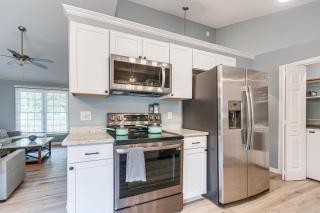 Home with Pet-Friendly Yard, 1 Mi to Dtwn Raleigh! - 8