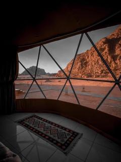 Wadi Rum Bubbles Luxury Camp - 6