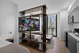 MVR - Studio with Prime Views & 5-Star Style - 5