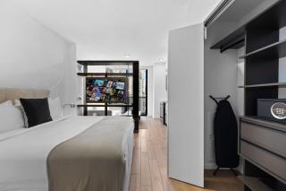 MVR - Studio with Prime Views & 5-Star Style - 1