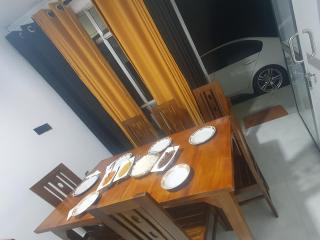Golden Waters Stay & Dine - 5