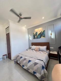 Jaipur Niwas Silverstone Pet friendly Studio Flat with Balcony - 1