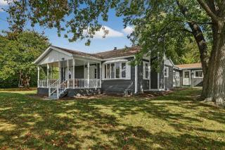 Greenway Getaway-Private Huge outdoor fun, Game,Navy - 5