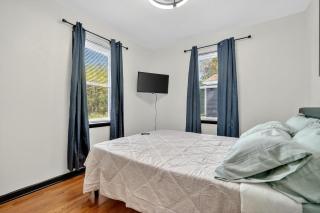 Beachpark Retreat Home-Huge outdoor fun, Game,Navy - 3