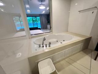 Luxe Beachfront with Pool Access - 7