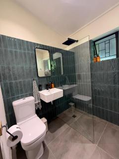 Twice Central Garden Cottage - 6