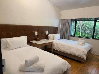 Twice Central Garden Cottage - 5