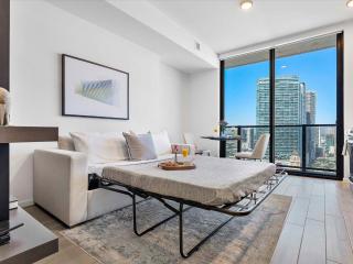 MVR High-Floor Studio with Epic City and Bay Views - 1