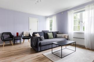 Bright & Spacious Getaway - 0