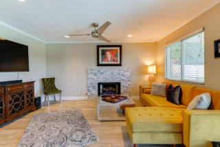 Lakefront Living! Huge Phoenix Home with Dock, Pool - 5