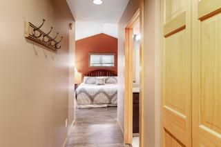 Ski-In 5BR Retreat at Boyne Mtn - Walk to Lifts & Fun! - 2