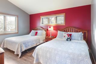 Ski-In 5BR Retreat at Boyne Mtn - Walk to Lifts & Fun! - 3