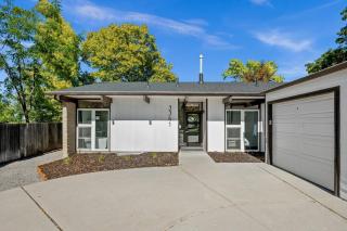 Ski Resorts & DT, Hot Tub, Game Room, Yard, 9 beds - 9