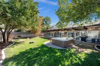 Ski Resorts & DT, Hot Tub, Game Room, Yard, 9 beds - 4