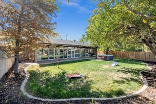 Ski Resorts & DT, Hot Tub, Game Room, Yard, 9 beds - 6