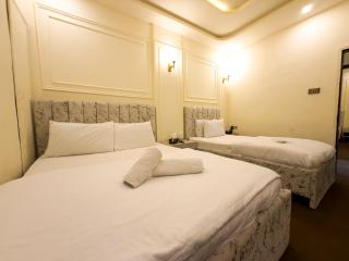White Rose Guest House - Nueplex - Agha Khan - Airport Karachi - 6