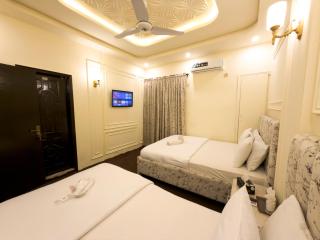 White Rose Guest House - Nueplex - Agha Khan - Airport Karachi - 4
