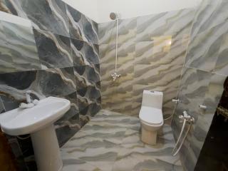 White Rose Guest House - Nueplex - Agha Khan - Airport Karachi - 2