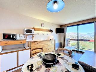 Appartement skis aux pieds avec double balcon, accès piscine, proche commerces et télésiège - FR-1-267-179 - 1