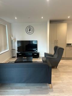 Modern Downtown Escape - 4